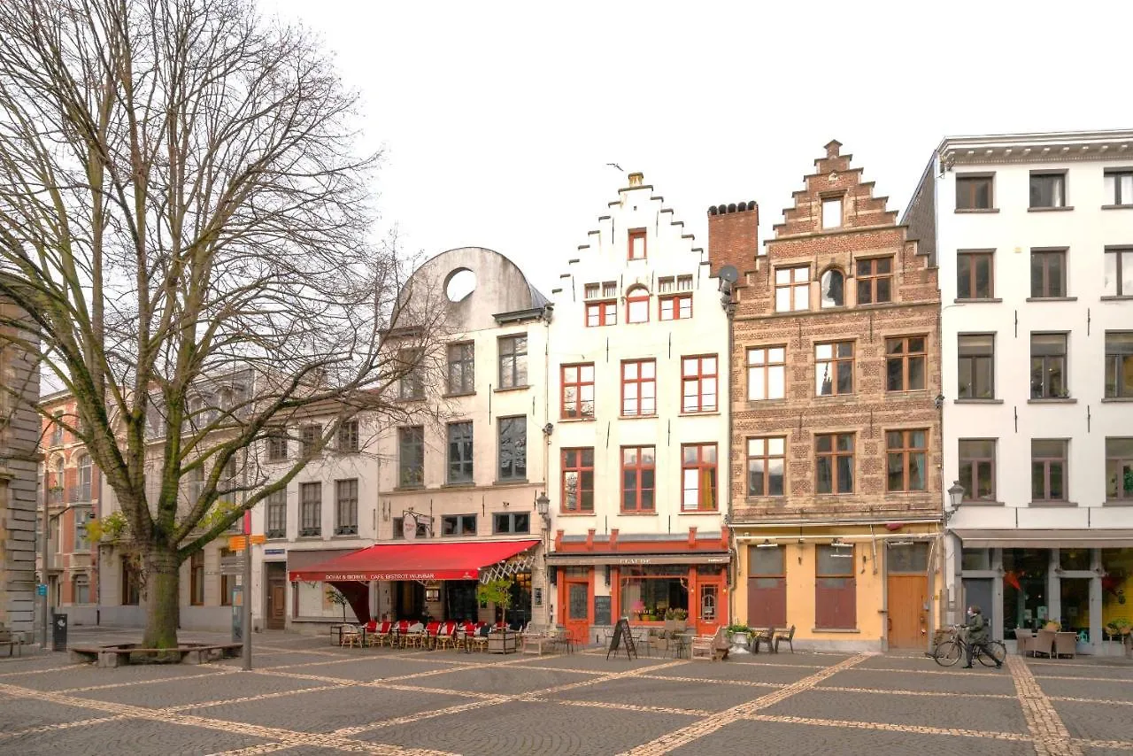 The Hendrik House In Old Town Antwerp Apartment